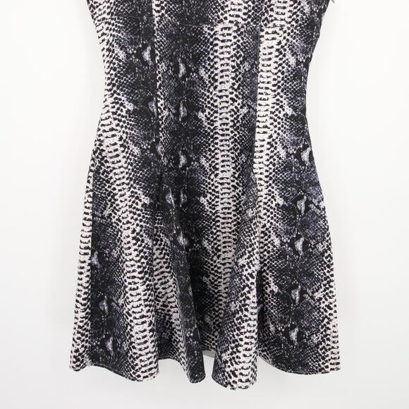 Stylestalker Dress Gray Snakeskin Print Sleeveless Mini Fit Flare Scoop Neck 2 - Picture 4 of 10